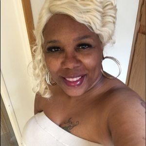 Meet your Posher, Renee